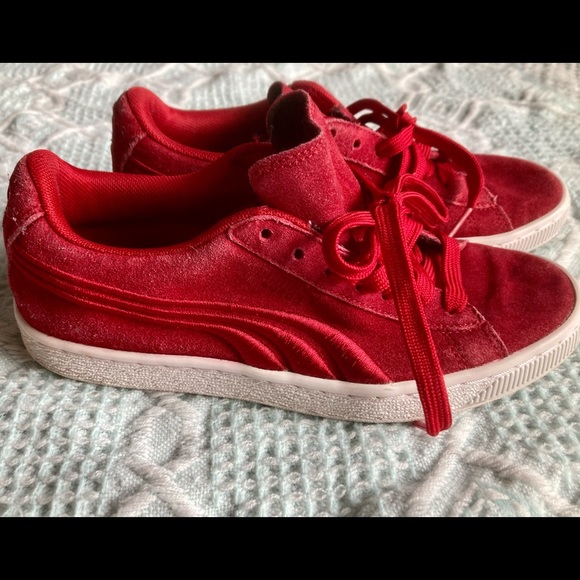 red pumas womens